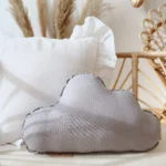 Lněný polštář ve tvaru mráčku s certifikátem Oeko-Tex