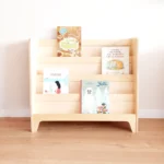 Montessori knihovna z FSC dřeva • oasis
